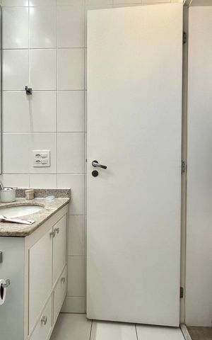 Apartamento para alugar com 104m², 3 quartos e 2 vagas Apartamento para alugar com 104m², 3 quartos e 2 vagasBanheiro da Suíte 1