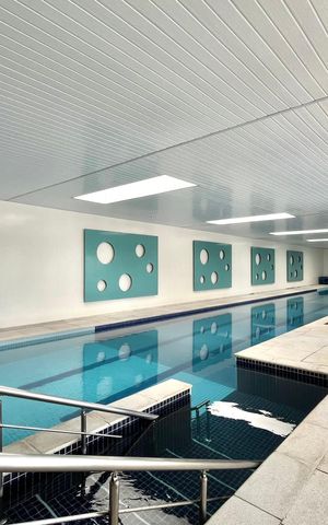 Apartamento para alugar com 104m², 3 quartos e 2 vagas Apartamento para alugar com 104m², 3 quartos e 2 vagasÁrea comum - Piscina Coberta