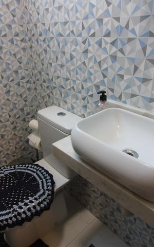 Casa à venda com 220m², 3 quartos e 3 vagasBanheiro 2