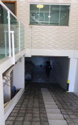 Casa à venda com 220m², 3 quartos e 3 vagasGaragem