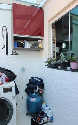 Casa à venda com 220m², 3 quartos e 3 vagasÁrea de Serviço