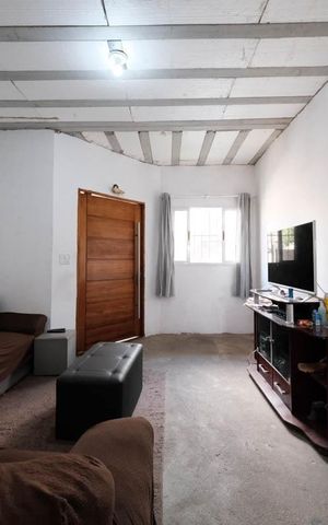 Casa à venda com 206m², 3 quartos e 2 vagasSala
