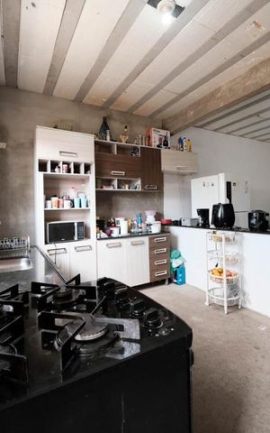 Casa à venda com 206m², 3 quartos e 2 vagasCozinha e Área de Serviço