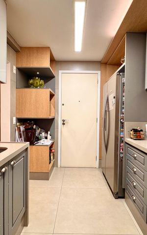 Apartamento à venda com 90m², 3 quartos e 2 vagas Apartamento à venda com 90m², 3 quartos e 2 vagasCozinha