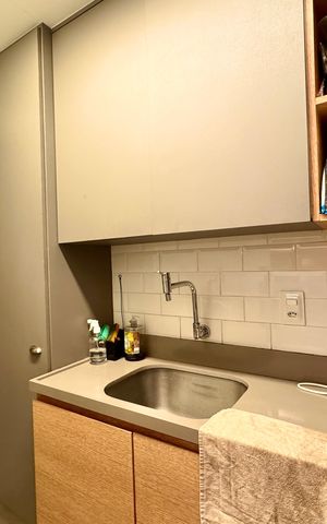 Apartamento à venda com 90m², 3 quartos e 2 vagas Apartamento à venda com 90m², 3 quartos e 2 vagasÁrea de serviço