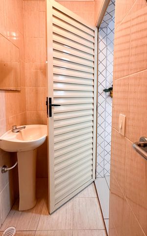 Casa para alugar com 247m², 3 quartos e 2 vagas Casa para alugar com 247m², 3 quartos e 2 vagasBanheiro de serviço