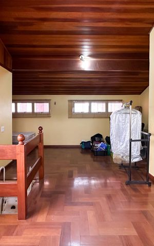 Casa para alugar com 247m², 3 quartos e 2 vagas Casa para alugar com 247m², 3 quartos e 2 vagasSótão