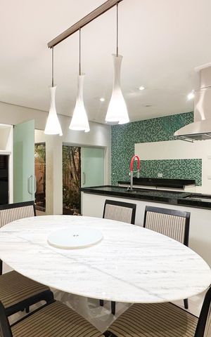 Casa para alugar com 247m², 3 quartos e 2 vagas Casa para alugar com 247m², 3 quartos e 2 vagasCozinha