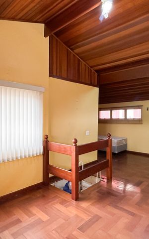 Casa para alugar com 247m², 3 quartos e 2 vagas Casa para alugar com 247m², 3 quartos e 2 vagasSótão