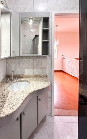 Casa para alugar com 247m², 3 quartos e 2 vagas Casa para alugar com 247m², 3 quartos e 2 vagasBanheiro Social