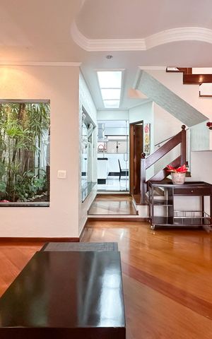 Casa para alugar com 247m², 3 quartos e 2 vagas Casa para alugar com 247m², 3 quartos e 2 vagasSala
