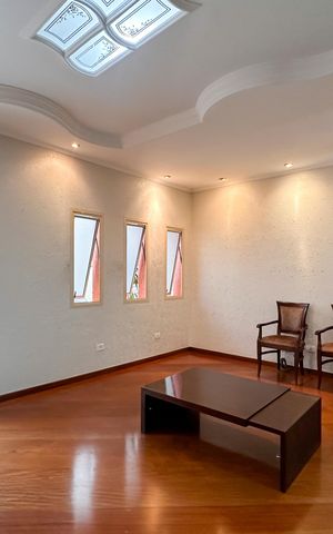 Casa para alugar com 247m², 3 quartos e 2 vagas Casa para alugar com 247m², 3 quartos e 2 vagasSala