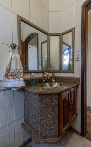 Casa à venda com 210m², 4 quartos e 6 vagasLavabo