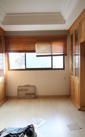 Apartamento à venda com 242m², 3 quartos e 4 vagasEscritório