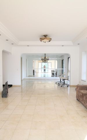 Apartamento à venda com 242m², 3 quartos e 4 vagassala