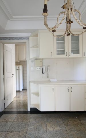 Apartamento à venda com 242m², 3 quartos e 4 vagasCopa 