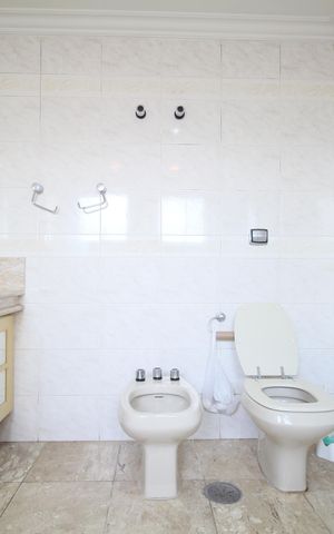 Apartamento à venda com 242m², 3 quartos e 4 vagasBanheiro  2