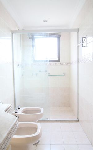Apartamento à venda com 242m², 3 quartos e 4 vagasBanheiro  1