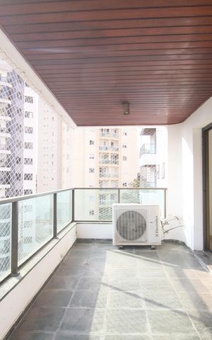 Apartamento à venda com 242m², 3 quartos e 4 vagasVaranda da SalaVaranda da Sala