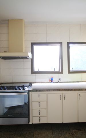 Apartamento à venda com 242m², 3 quartos e 4 vagasCozinha