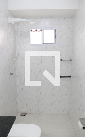 Casa para alugar com 80m², 3 quartos e 2 vagasBanheiro