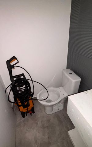 Casa à venda com 174m², 3 quartos e 4 vagas Casa à venda com 174m², 3 quartos e 4 vagasBanheiro 1