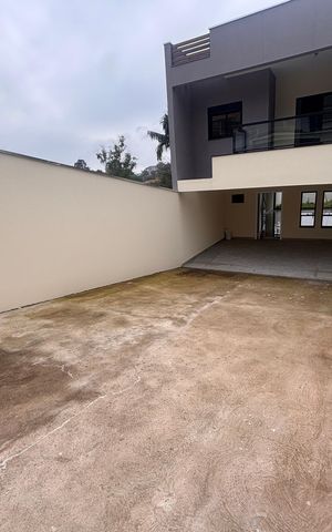 Casa à venda com 174m², 3 quartos e 4 vagas Casa à venda com 174m², 3 quartos e 4 vagasGaragem