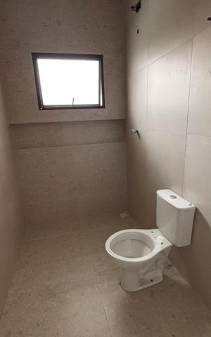 Casa à venda com 174m², 3 quartos e 4 vagas Casa à venda com 174m², 3 quartos e 4 vagasBanheiro suite