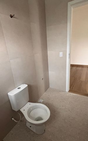 Casa à venda com 174m², 3 quartos e 4 vagas Casa à venda com 174m², 3 quartos e 4 vagasBanheiro suíte