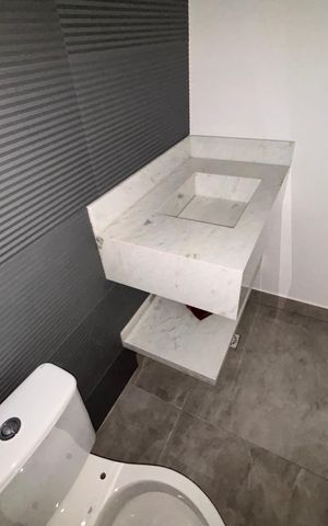 Casa à venda com 174m², 3 quartos e 4 vagas Casa à venda com 174m², 3 quartos e 4 vagasBanheiro 1