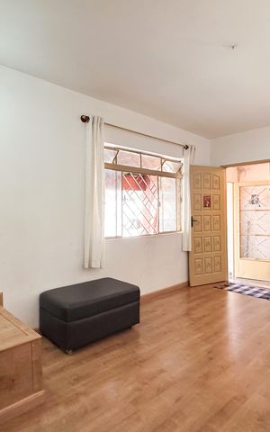 Casa à venda com 130m², 3 quartos e 3 vagasSala
