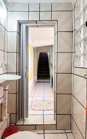 Casa à venda com 130m², 3 quartos e 3 vagasBanheiro Social 2