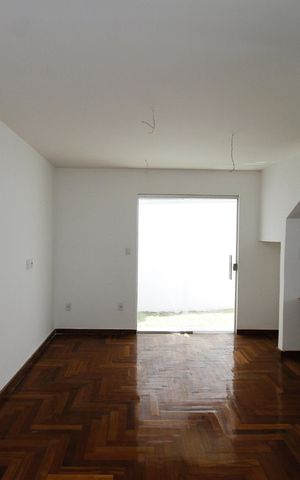 Casa de condomínio à venda com 157m², 2 quartos e 1 vagaSala