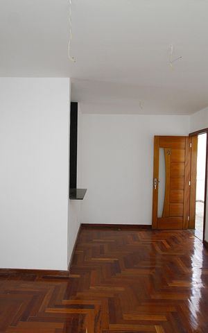 Casa de condomínio à venda com 157m², 2 quartos e 1 vagaSala