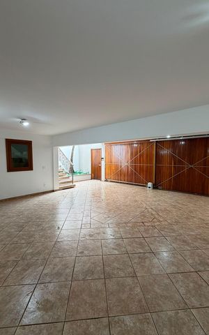 Casa à venda com 233m², 3 quartos e 6 vagas