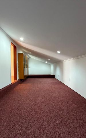 Casa à venda com 233m², 3 quartos e 6 vagas