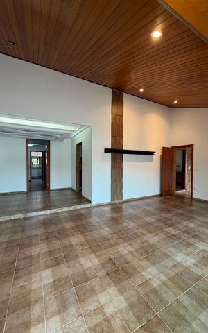 Casa à venda com 233m², 3 quartos e 6 vagas