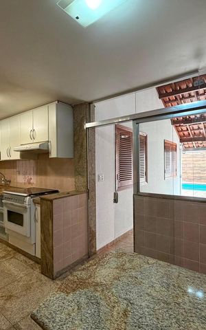 Casa à venda com 233m², 3 quartos e 6 vagas