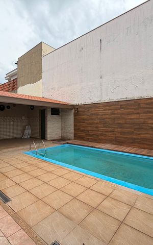 Casa à venda com 233m², 3 quartos e 6 vagas