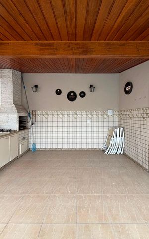 Casa à venda com 233m², 3 quartos e 6 vagas