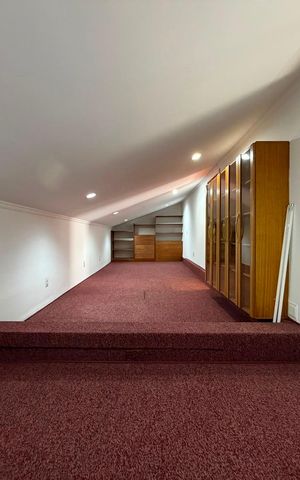 Casa à venda com 233m², 3 quartos e 6 vagas