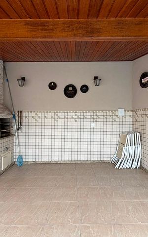 Casa à venda com 233m², 3 quartos e 6 vagas