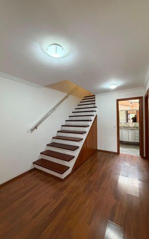 Casa à venda com 233m², 3 quartos e 6 vagas