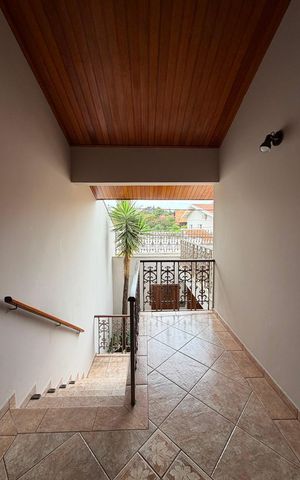 Casa à venda com 233m², 3 quartos e 6 vagas