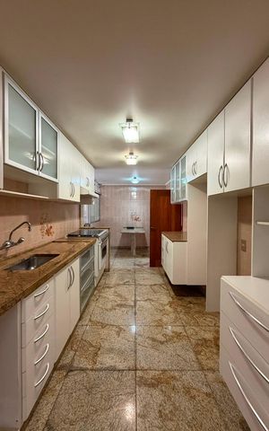 Casa à venda com 233m², 3 quartos e 6 vagas