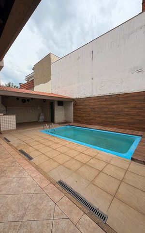 Casa à venda com 233m², 3 quartos e 6 vagas
