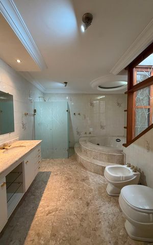 Casa à venda com 233m², 3 quartos e 6 vagas