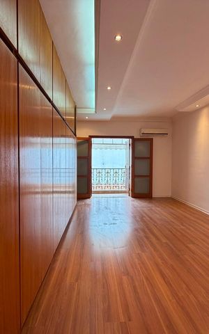 Casa à venda com 233m², 3 quartos e 6 vagas