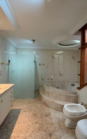 Casa à venda com 233m², 3 quartos e 6 vagas