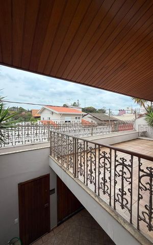 Casa à venda com 233m², 3 quartos e 6 vagas
